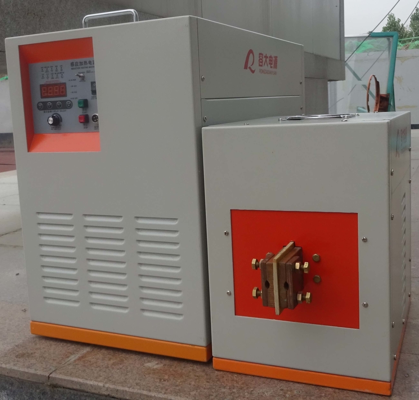 Modulo di riscaldamento induttivo compatto per la produzione di gioielli e piccoli manufatti metallici