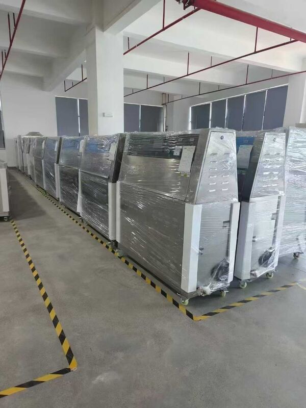 Testatore di invecchiamento UV accelerato per scarpe di pelle di gomma e plastica con controller di temperatura PID digitale