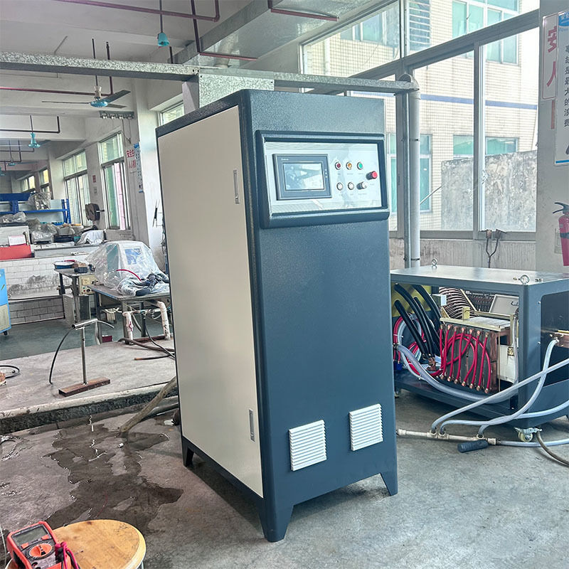 Macchina per il riscaldamento a induzione ad alta frequenza da 30KW Riscaldatore a induzione per saldatura a filo di rame facile da usare 220V Nuovo cuscinetto PLC