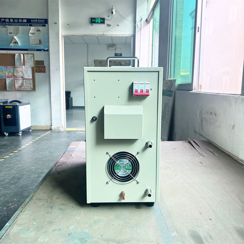 Apparecchiature di riscaldamento a induzione da 120 kW
