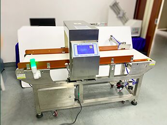 Macchina trasportatrice per metal detector per la lavorazione degli alimenti HACCP FDA CE per snack di pane a base di carne