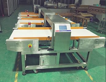 Macchina automatica per il rilevamento di metalli in acciaio inossidabile per uso alimentare per la linea di produzione di ispezione di snack
