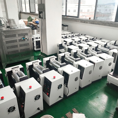 Macchinario di gomma di plastica mescolantesi di gomma del mulino dell'attrezzatura di due rotoli del laboratorio